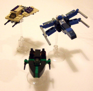 Illustration for article titled Using Hundreds of LEGO Star Wars Mini-Spaceships to Create Huge Battles
